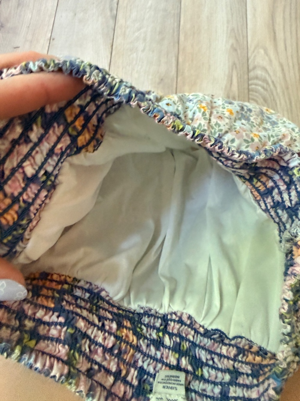AEO Resort shorts Blue flowers with smocked waist size Small - Picture 6 of 8